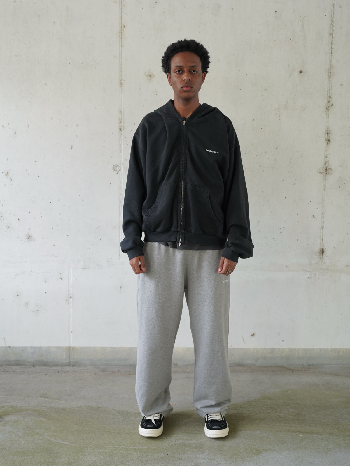 Vintage Black Permanent Zip-Hoodie
